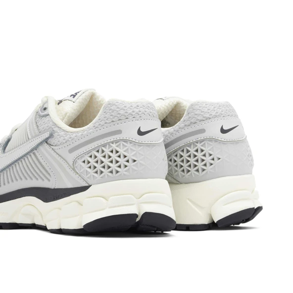 Nike Zoom Vomero 5 Photon Dust Chrome - 2
