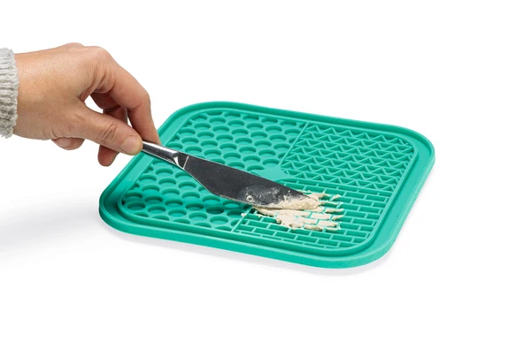 Beeztees Yavru Köpek Yaş Mama Yeme Oyuncağı, Kare Şeklinde, Silikon, Yeşil, 20x20cm - Resim 5