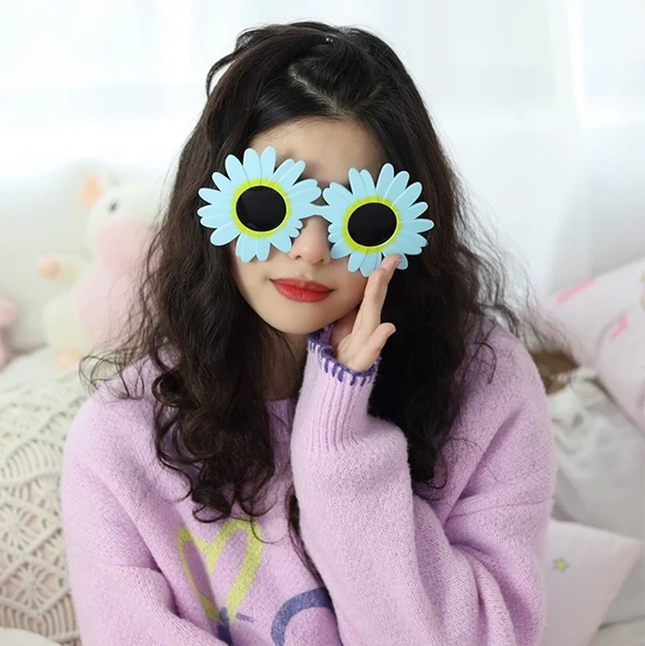 Mavi Renk Papatya Şekilli Parti Gözlüğü 18x10 Cm - Resim 2