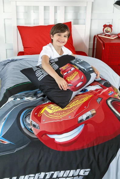 Cars Lmq95 Tek Kişilik Disney Lisanslı Lastikli Çarşaf Çocuk Nevresim Takımı