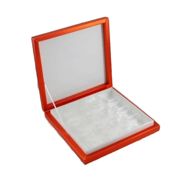 Karton Çikolata Kutusu 9 lu Separatörlü 18X19 CM  Kırmızı
