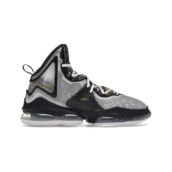 Nike LeBron 19 Royalty ürün görseli