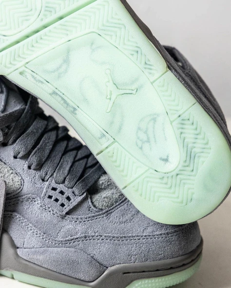 Nike Air Jordan Retro 4 KAWS GREY - Resim 2