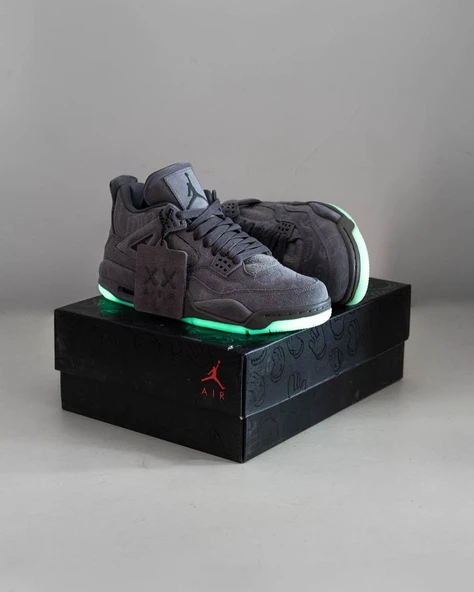 Nike Air Jordan Retro 4 KAWS GREY - Resim 8