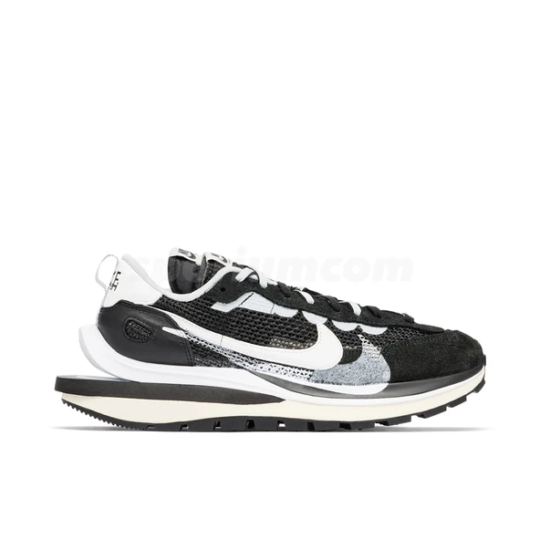 Nike VaporWaffle x Sacai Black White