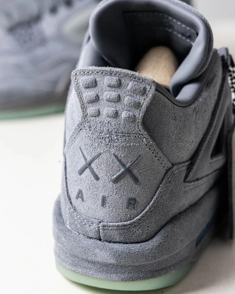 Nike Air Jordan Retro 4 KAWS GREY - Resim 5