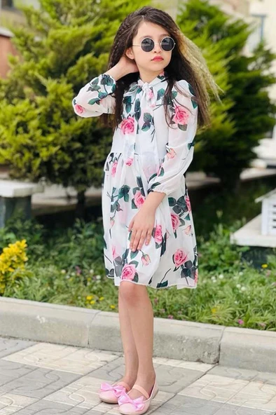 Kız Çocuk Yakası Bağlama Detaylı Üzeri Gül Desenli Piliseli Beyaz Elbise - Resim 3