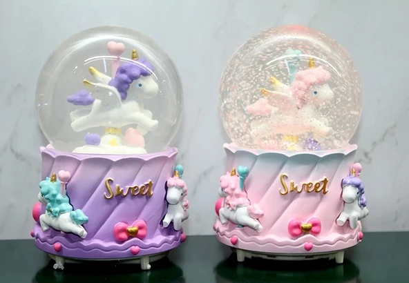 Unicorn İçi Dönmeli Püskürtmeli Işıklı Müzikli Kar Küresi Büyük Boy Alk3040 - 1