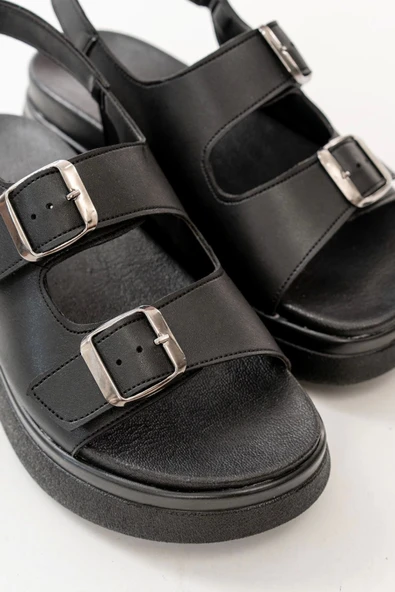 24422-1185 Siyah Dolgu Topuk Kadın Sandalet - 2