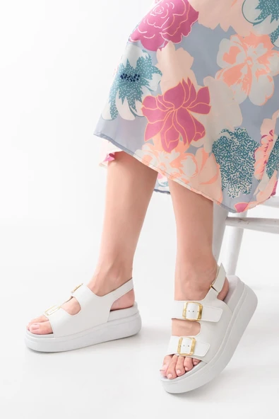 24422-1185 Beyaz Dolgu Topuk Kadın Sandalet - Resim 2