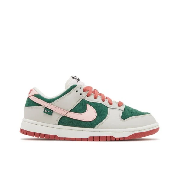 Nike Dunk Low SE All Petals United