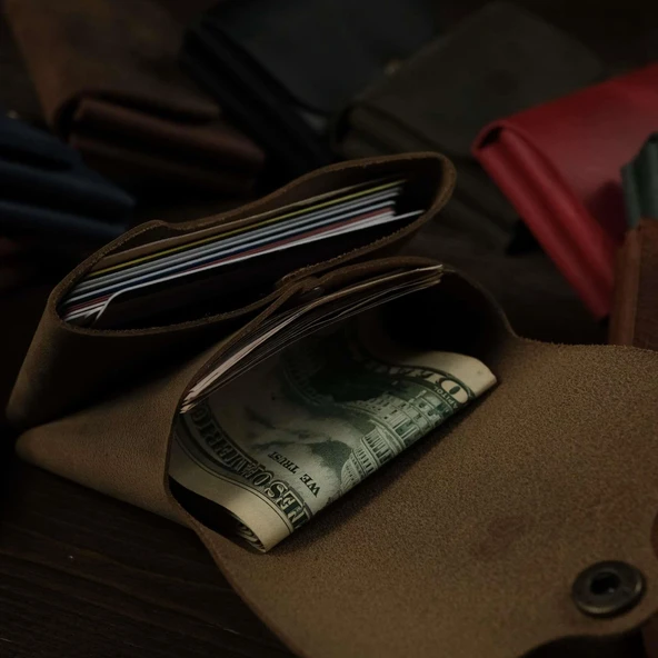 Çıtçıtlı Deri Kartlık: İnce, Şık ve Fonksiyonel Cüzdan - 6