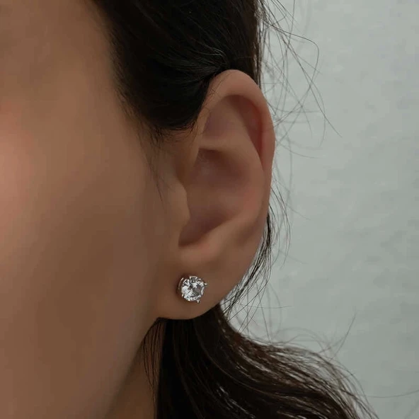 pilelistore ​Gümüş 6 mm Beyaz Zirkon Tek Taş Kadın Küpe