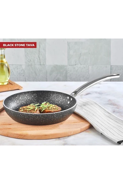 KAHRAMANLAR Stone 32 cm Döküm Granit Tava Black