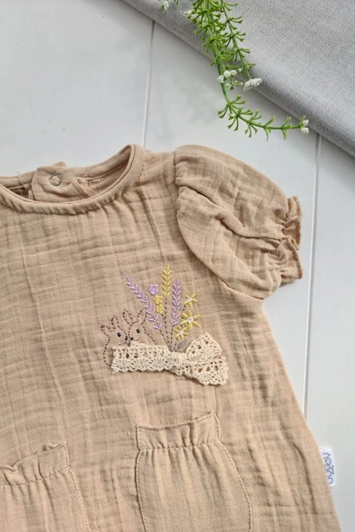 Müslin Kumaş Çiçek Nakışlı Pamuklu Kız Bebek Tulum - 4