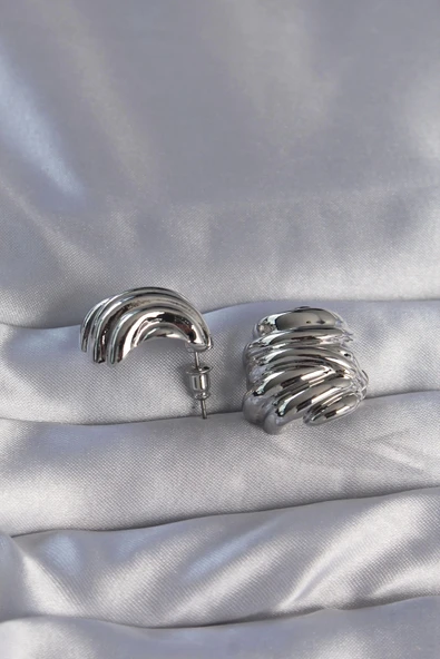 Pirinç Gümüş Renk Tırtıklı Bombe Model Küpe - Resim 2