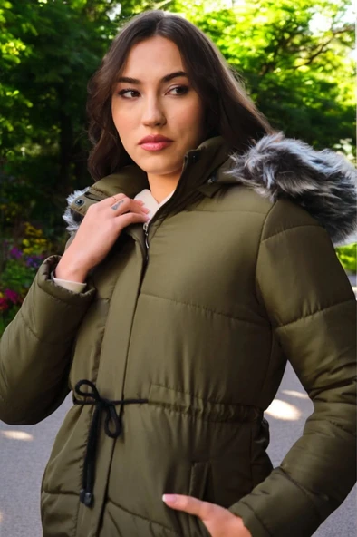Kışlık Orta Boy Kapüşonlu Kürklü Şişme Kadın Mont - 7