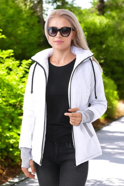 Kışlık Su Geçirmez Kısa Şişme Kadın Mont ürün görseli