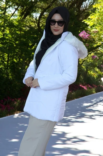 Kürklü Kapüşonlu Kışlık Orta Boy Şişme Kadın Mont - 3