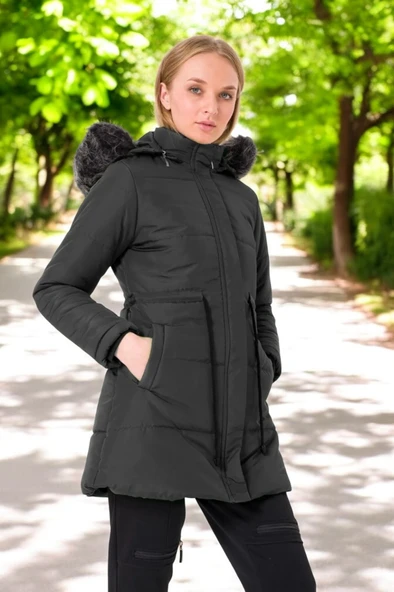 Kışlık Orta Boy Kürklü Kapüşonlu Su Geçirmez Rahat Kadın Şişme Mont ürün görseli