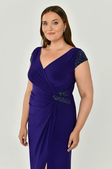 V Yaka Kısa Kollu Aksesuarlı Yırtmaçlı Uzun Abiye Elbise Alfabeta - 10