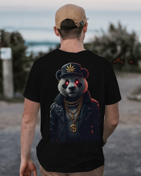 Kırmızı Gözlü Gangsta Panda Baskılı Siyah Tişört  Sokak Modasının Asi Yüzü