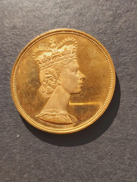 AMOR POPULI PRAESIDIUM REGINAE A900 - Kraliçe Elizabeth 21.39gr 22 ayar A900 Altın Madalya - Resim 8