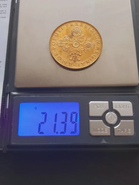 AMOR POPULI PRAESIDIUM REGINAE A900 - Kraliçe Elizabeth 21.39gr 22 ayar A900 Altın Madalya - Resim 7