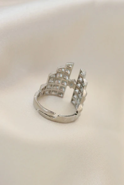 Ayarlamalı Gümüş Renk Metal Zirkon Taşlı Piramit Yüzük - 2