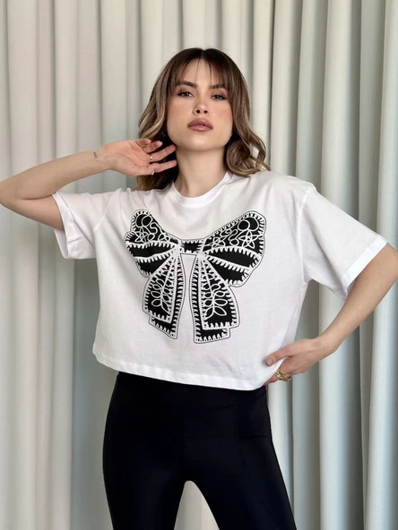 Oversize Beyaz baskılı crop tişört - 2