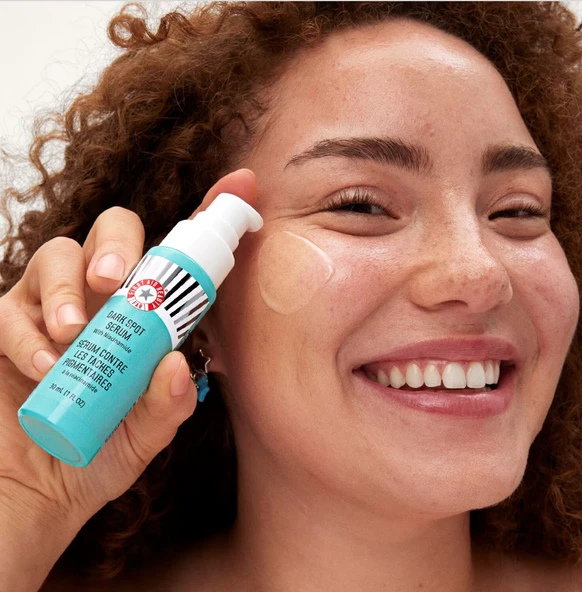 First Aid Beauty Dark Spot Serum - Niasinamid İçeren Pigment Leke Karşıtı Serum 30 Ml - Resim 3