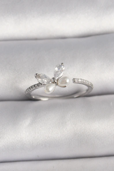 Pirinç Gümüş Renk Zirkon Taşlı Kelebek Model İnci Detaylı Ayarlanabilir Yüzük - TJ-BYK3558