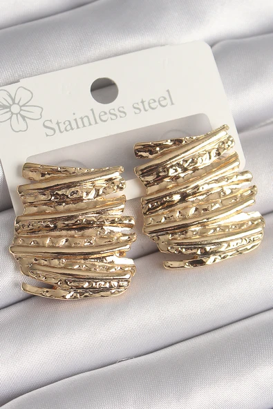 Pirinç Gold Renk İşlemeli Kare Plaka Model Kadın Küpe - TJ-BKP10253 ürün görseli 1