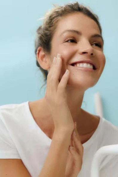 NIVEA Siyah Nokta Temizleyici Burun T-Bant, Gözenek Arındırıcı, Gözenek Açıcı, Limon Özü, X3 Paket 4 Adet - Resim 2