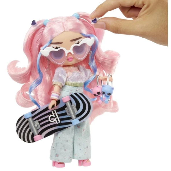 Çocuk LOL Tweens Seri 5 Flora Moon Bebeği