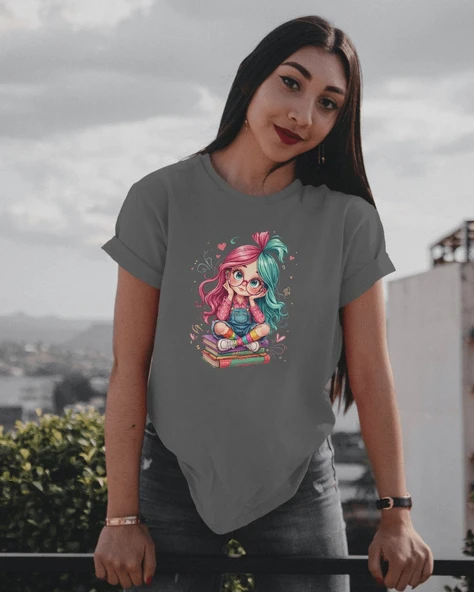 Kadın Tişört Renkli Kitapçı Kız Baskılı, Pamuk Kumaş - 3