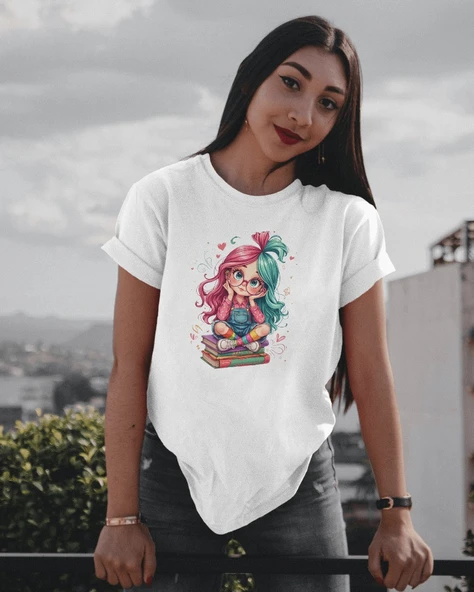 Kadın Tişört Renkli Kitapçı Kız Baskılı, Pamuk Kumaş