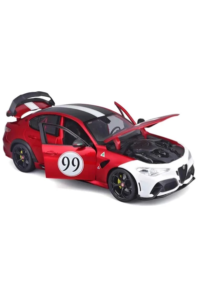 Alfa Romeo Giulia GTAm 1:18 Ölçek Model: Detaylarda Yarış Ruhu! - 2