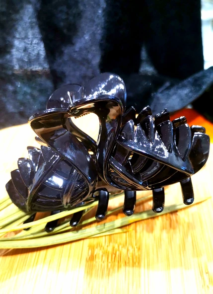 Monalisa Home Sert Plastik Lüks Figürlü Siyah Mandal Toka