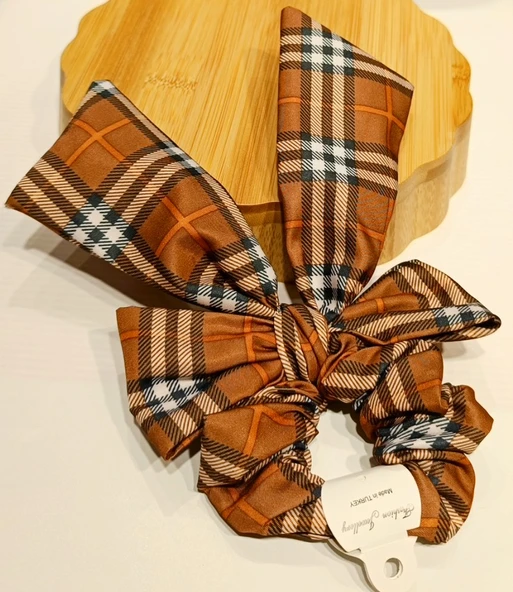 Monalisa Home Lüks Figürlü Büyük Renkli Fiyonk Lastik Toka ürün görseli