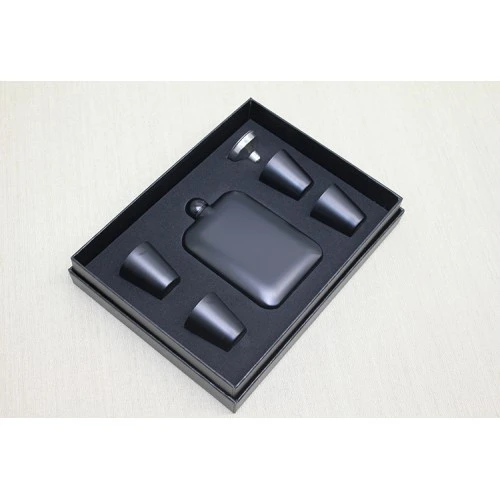 4 Shot Bardaklı Matara Seti Siyah ürün görseli