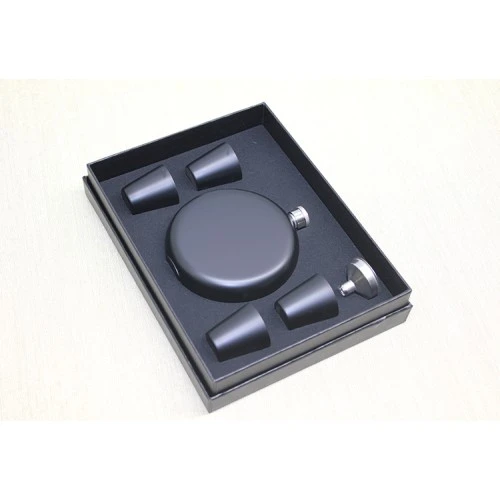 4 Shot Bardaklı Matara Seti Yuvarlak Siyah ürün görseli