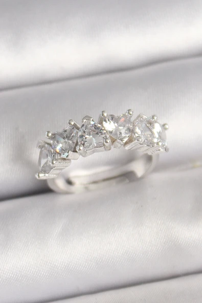 Pirinç Gümüş Renk Zirkon Taşlı Kalp Model Ayarlanabilir Kadın Yüzük