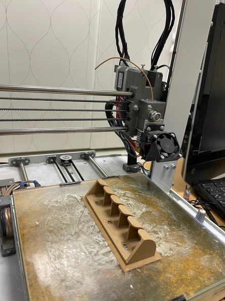Byr3D Çamaşır Ipi Tutucusu 5 Kablo 3D856046 Sadece Plastik Aparattır