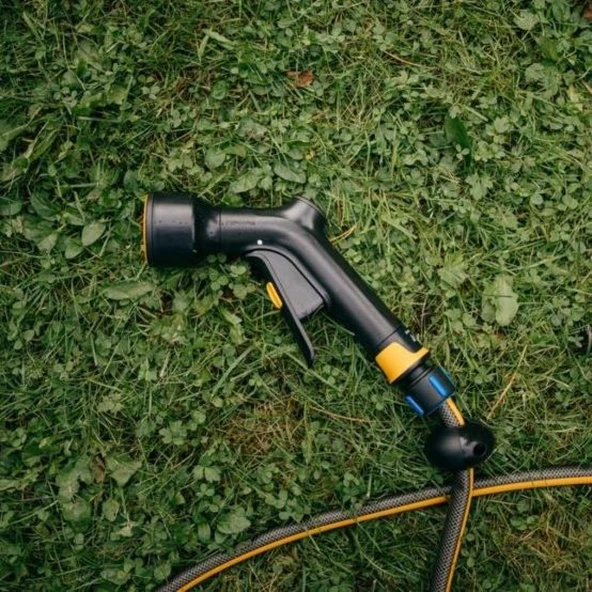 Fiskars 1070837 Solid 3 Fonksiyonlu Duş Başlıkı Sulama Tabancası - Resim 3