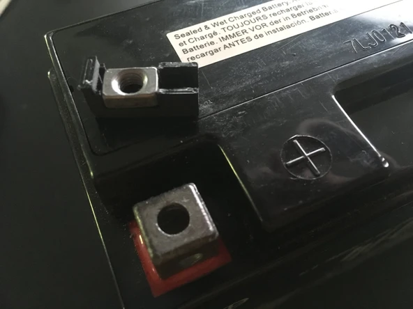 Byr3D Araba Motosiklet Akü Vida Somun Tutucu T3046361 Sadece Plastik Aparattır