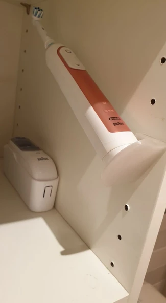 Byr3D Oral B Duvara Montaj Aparatı T4769049 Sadece Plastik Aparattır