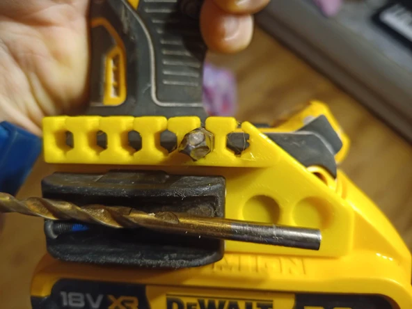 Byr3D Dewalt Uç Tutucu Adaptörü Aparat T4646390 Sadece Plastik Aparattır - Resim 3