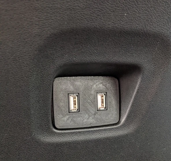 Byr3D Citroen Jumper / Ducato Için 2X Usb Konektör Kapağı T4921251 Sadece Plastik Aparattır ürün görseli 1