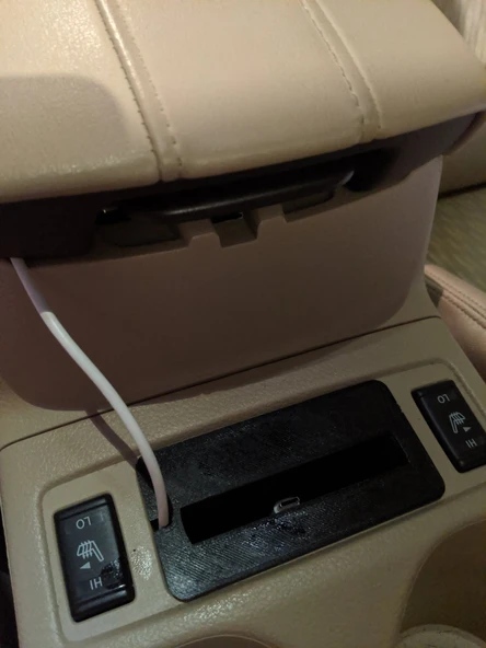 Byr3D Nissan Rogue Pixel 3Xl Bağlantı İstasyonu T3711975 Sadece Plastik Aparattır ürün görseli 1